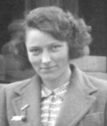 Er det Fru Rose Jacobsen,fotograferet 1942±.